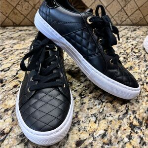 Sz 10 Guess sneakers with gold accents NWOT